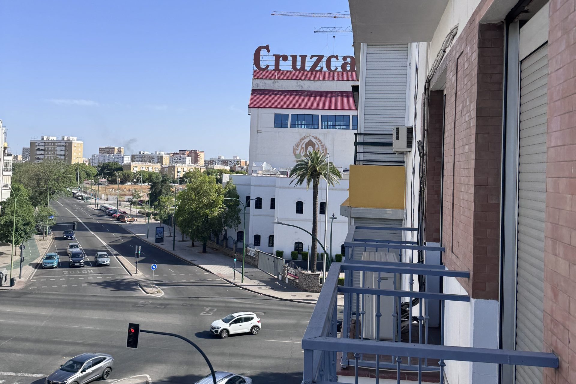 Entorno de Apartamentos Cruzcampo en el barrio de Nervión, Sevilla